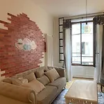 Celui Qui Est Au Centre Appartement Genève
