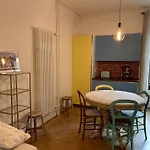 Celui Qui Est Au Centre