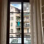 Celui Qui Est Au Centre Appartement Genève