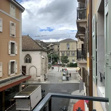 Celui Qui Est Au Centre