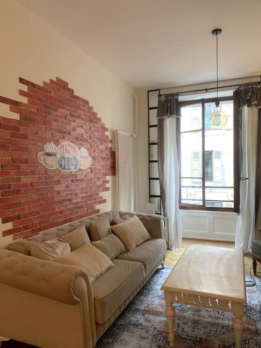 Celui Qui Est Au Centre Apartment Genf