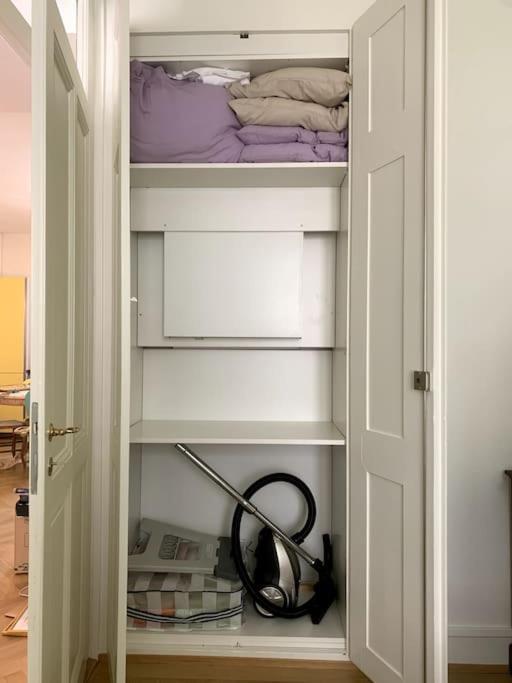 Celui Qui Est Au Centre Apartment *