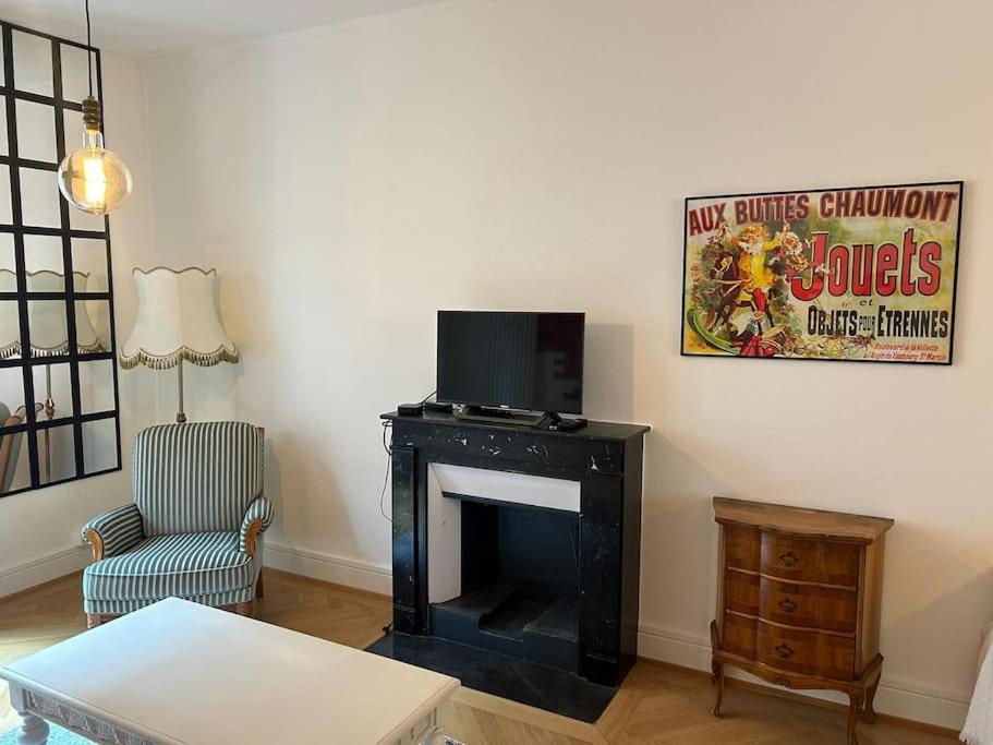 Celui Qui Est Au Centre